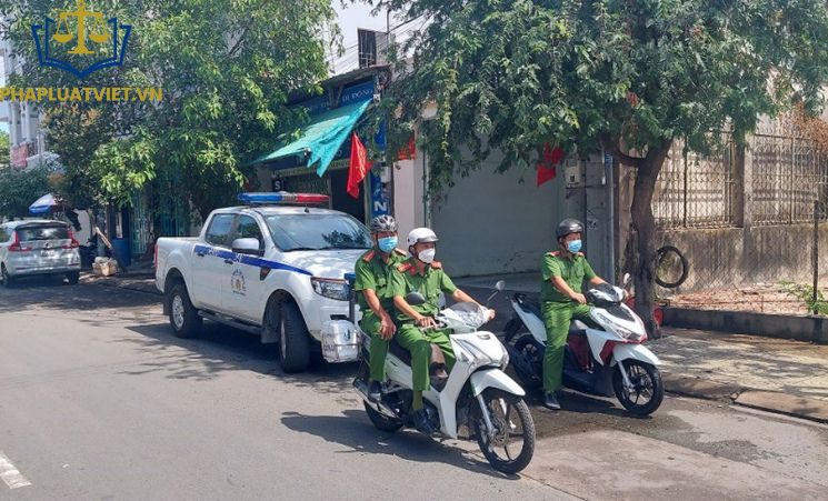 cong-an-xa-duoc-phep-tuan-tra