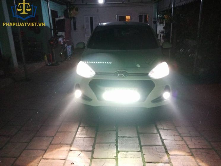 Lắp thêm đèn siêu sáng cho xe có bị xử phạt không?