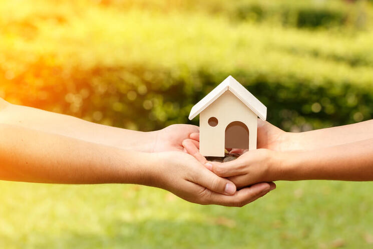 Cha mẹ đòi lại đất đã tặng cho con có được không?
