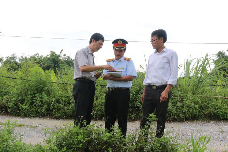 hanh-vi-cong-chuc-khong-duoc-lam-trong-linh-vuc-dat-dai